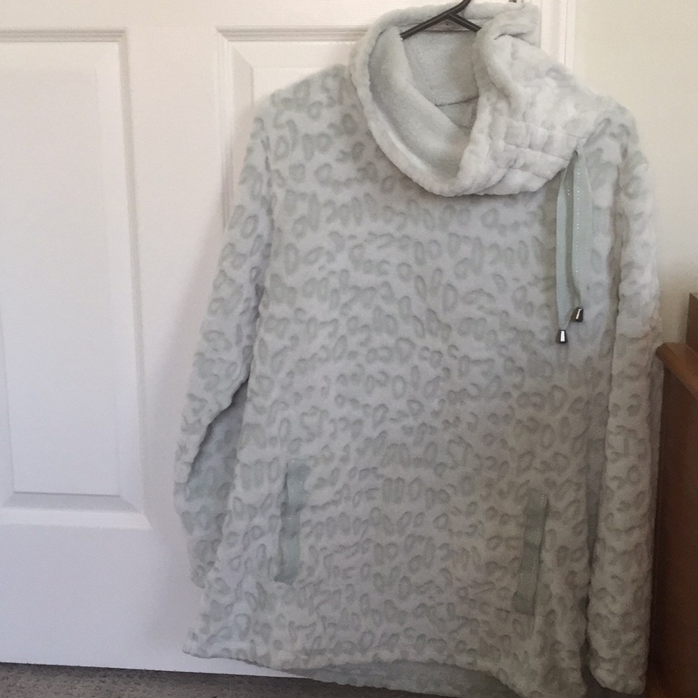 Soft Surroundings Sweatshirt